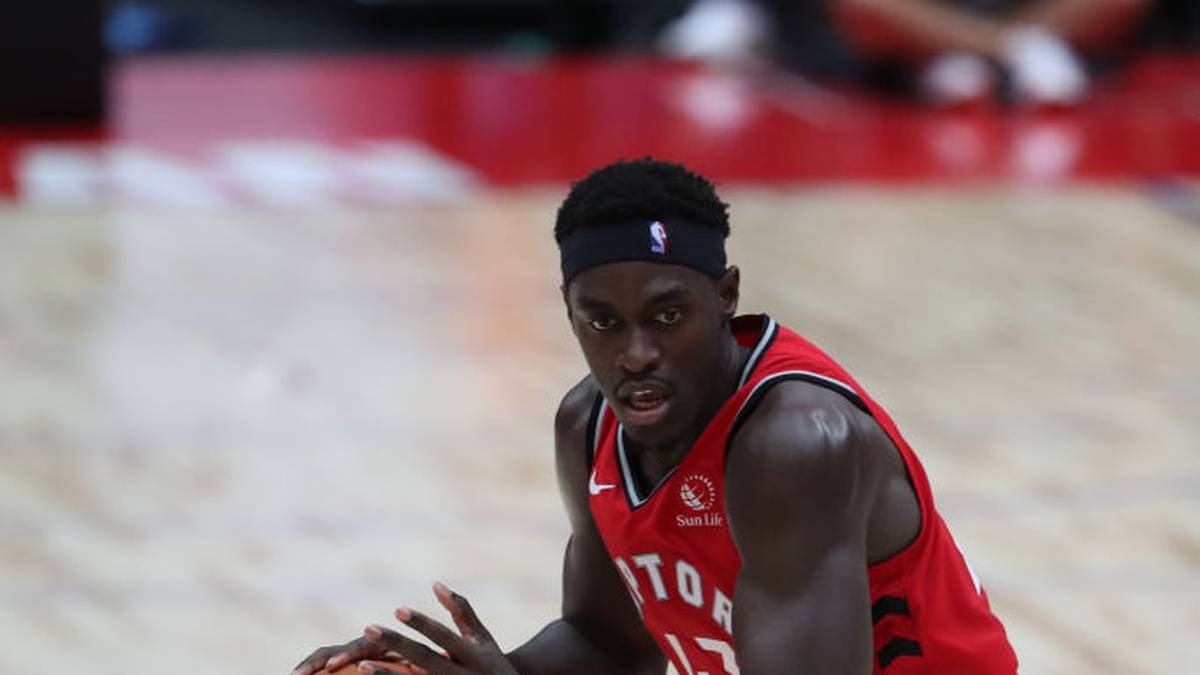 RANG 4 - PASCAL SIAKAM (Toronto Raptors; 2,4 Millionen; 18,7 PER; 7,79): Der Kameruner wurde nach dem Meistertitel der Raptors zum "Most Improved Player" gewählt. Die Raptors belohnen dies mit einer fetten Vertragsverlängerung, die ihm aber erst ab der Saison 2020/2021 sein Gehalt deutlich aufbessert. Daher ist er aktuell noch vorne dabei