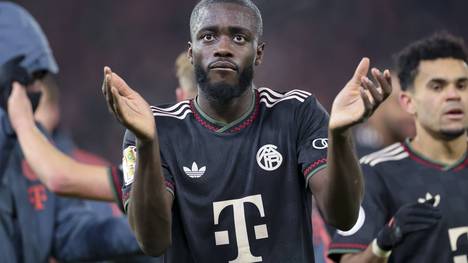 Im Bayern-Podcast verrät SPORT1-Chefreporter Stefan Kumberger, dass der FC Bayern bereit wäre, im neuen Vertrag von Dayot Upamecano eine Ausstiegsklausel zu verankern.