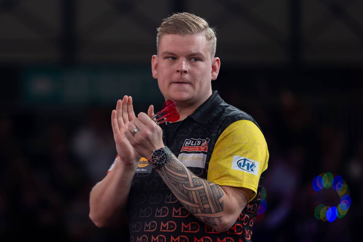 Mike De Decker sollte eigentlich die Sensation schaffen, doch in der Darts Welt läuft alles anders. In der ersten Runde trifft der Belgier auf Luke Woodhouse. 