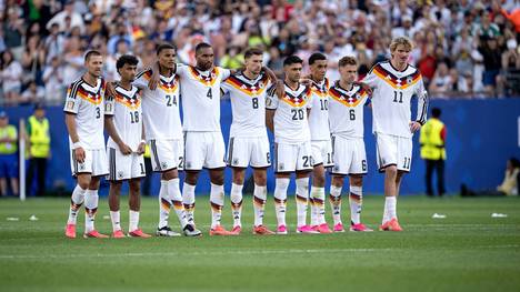 Fehlen der deutschen Nationalmannschaft die Führungsspieler? Die Runde im FIROCKX.ONE WM Doppelpass diskutiert genau diese Frage, nachdem im WM-Spiel gegen Paraguay mehrere Spieler im Elfmeterschießen nicht vom Punkt antreten wollten.