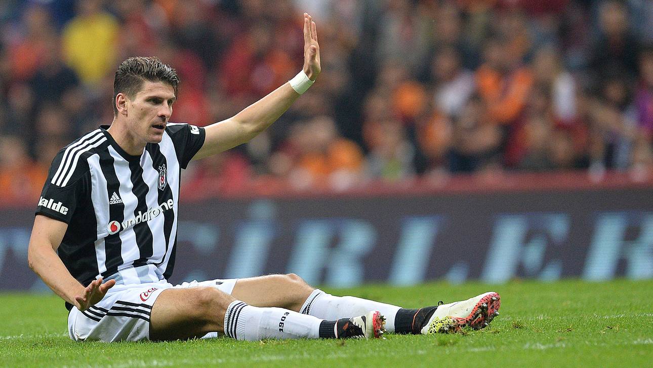 Unruhen: Gomez verlässt Türkei