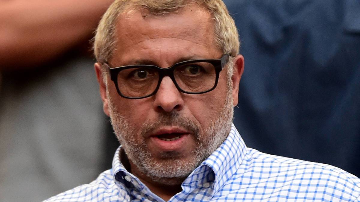 JIMMY HARTWIG: Ein weiterer Dschungelcamper war HSV-Legende Jimmy Hartwig. Auch er fiel wie Immel und Lorant auf das Bauherrenmodell herein. Am Ende seiner Fußballer-Laufbahn war der Ex-Sechziger pleite. Es folgten der Kampf gegen den Prostatakrebs, die Scheidung von seiner Frau und mehrere Selbstmordversuche. Inzwischen lebt Hartwig wieder in München und ist Theaterschauspieler