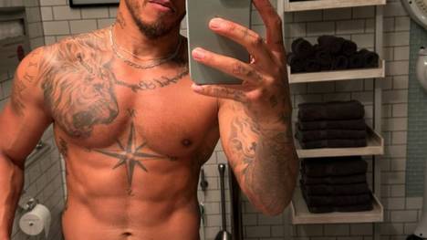 Der siebenfache Weltmeister Lewis Hamilton bereitet sich nicht nur auf der Rennstrecke für die kommende Saison vor, sondern trainiert auch fleißig im Kraftraum. 