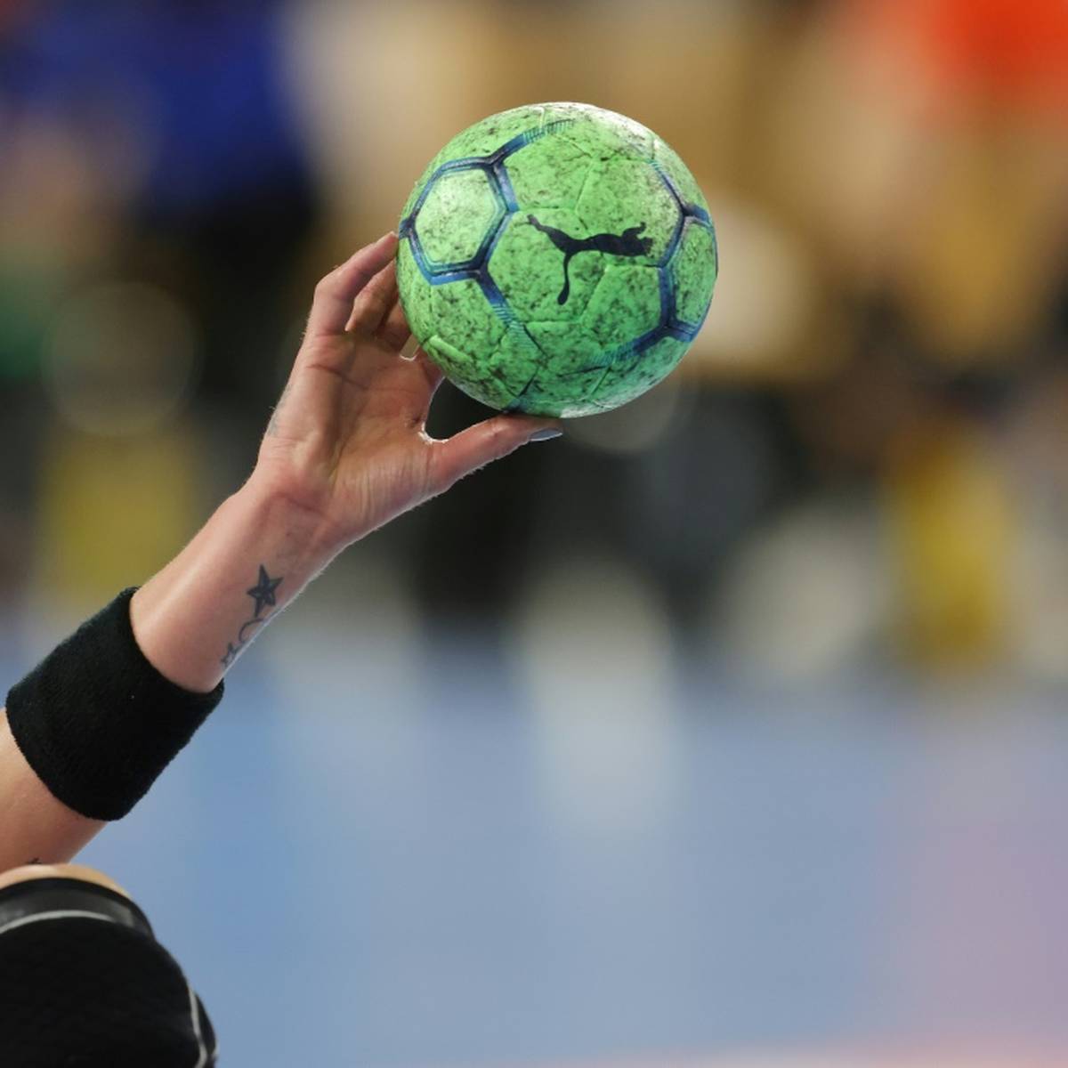 Für Philipp Ahouansou (21) vom Handball-Bundesligisten Rhein-Neckar Löwen ist die Saison vorzeitig beendet.
