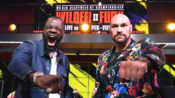 LOS ANGELES, CA - JANUARY 25: Deontay Wilder (L) and Tyson Fury face off during a news conference at Fox Studios on January 25, 2020 in Los Angeles, California. (Photo by Kevork Djansezian/Getty Images)