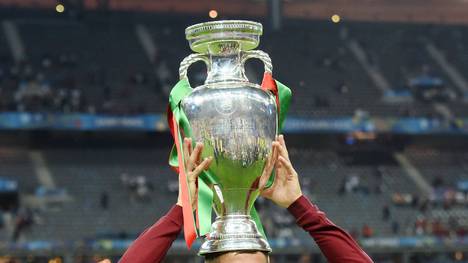 Die Ausrichtung für die Fußball-EM 2028 ist geklärt. Dazu vergibt die UEFA auch die Organisation des Kontinental-Turniers vier Jahre danach an zwei Nationen.
