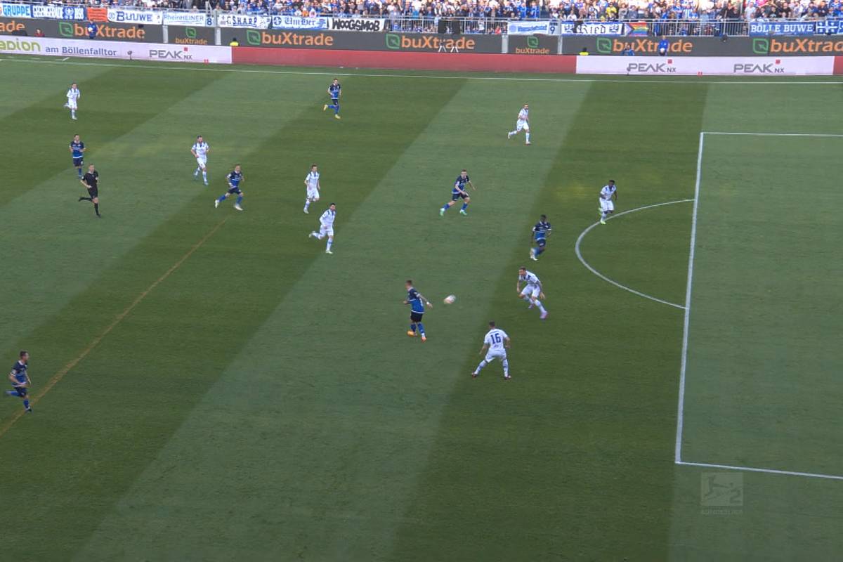 Der SV Darmstadt fährt trotz Rückstand einen Heimdreier gegen Karlsruhe ein. Damit festigen die Lilien ihren Spitzenplatz.