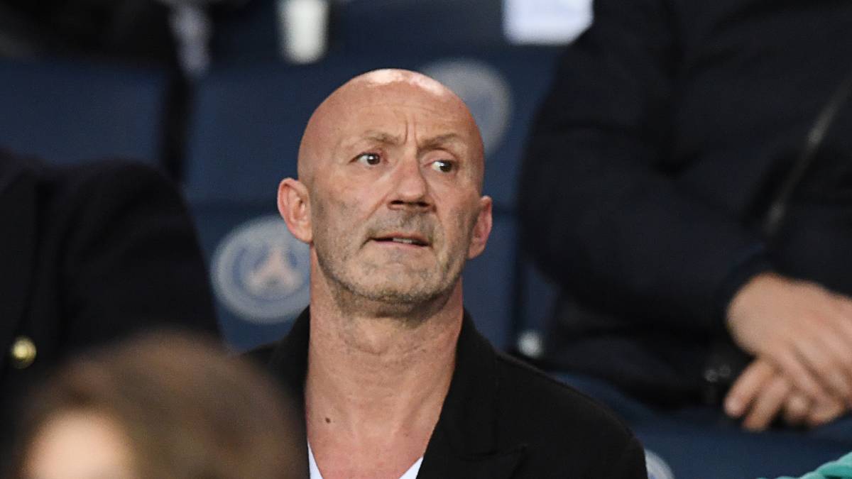 "Er hat super Leistungen bei Olympique Marseille gezeigt, auch für ManUnited. Er hat über einen langen Zeitraum herausragend gehalten und eine absolute Top-Karriere hingelegt", lobt Hildebrand