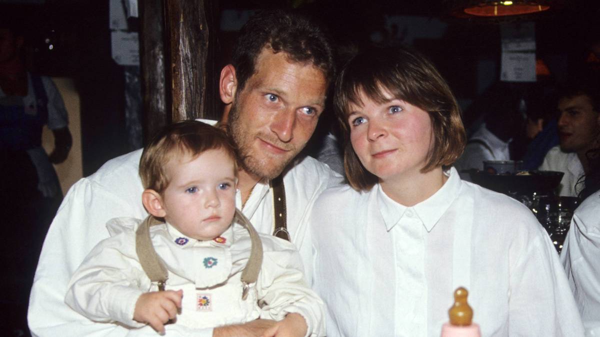 GERALD HILLRINGHAUS (am 1.7. 1992): Ohne eine einzige Minute auf dem Platz zu stehen, verabschiedet sich der Torwart nach einer Spielzeit wieder aus Gelsenkirchen