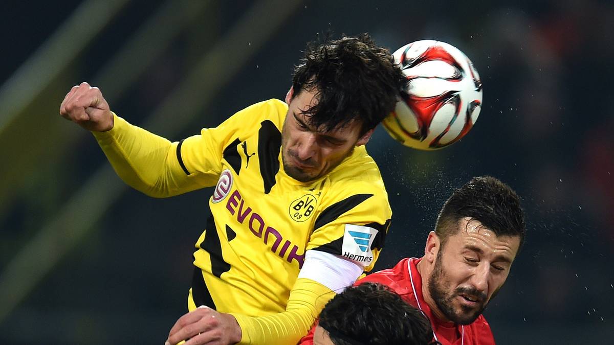 Auch in der zweiten Hälfte gibt es kein Durchkommen. Auf beiden Seiten