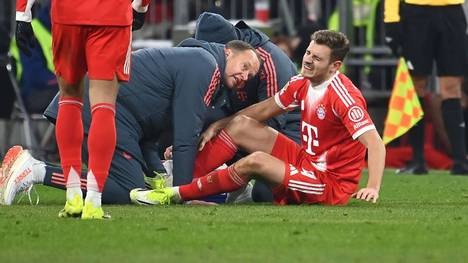Der FC Bayern München gewinnt das Spiel gegen den VfL Wolfsburg am Sonntag zwar deutlich, muss dabei aber den Ausfall eines angeschlagenen Akteurs hinnehmen: Josip Stanisic. 