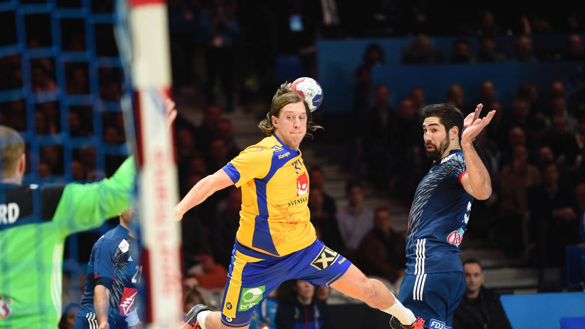 STEPHAN: Nach der Auftaktniederlage gegen Island dachte man: 'Die werden sich schwer tun'. Aber das Spiel gegen Kroatien in der Höhle des Löwen war eine Weltklasse-Leistung. Sie gehen jetzt mit viel Selbstbewusstsein in die Hauptrunde. Mit vier Punkten hat man gute Chancen auf das Halbfinale