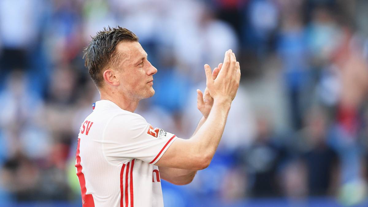 Noch ein Ex-Erstligaprofi für die Münchener. Jahrelang beackerte der kroatische Dauerbrenner in Liga eins die linke Außenbahn oder entnervte gegnerische Verteidiger mit seinem Laufpensum im Sturmzentrum. Fit ist er auch jetzt noch - und an Erfahrung mangelt es sowieso nicht