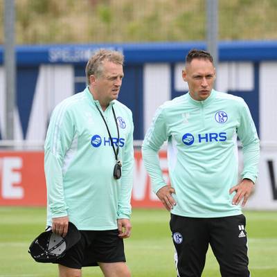 Der FC Schalke 04 und Co-Trainer Beniamino Molinari lösen den Vertrag vorzeitig auf. Sportvorstand Peter Knäbel begründet die Entscheidung.
