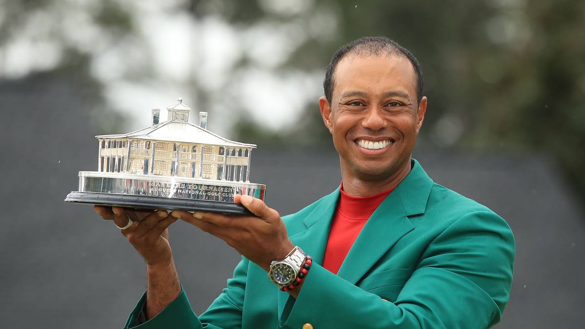 Tiger Woods feiert seinen Überraschungs-Coup beim Master in Augusta