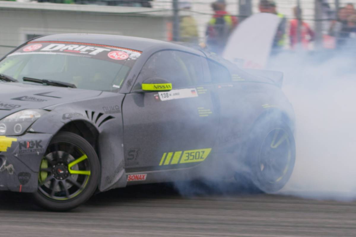 Die AvD Drift Championship macht Station auf dem Hockenheimring. Wie gewohnt, geht es auch dort heiß her - packende Duelle und rasante Motorsport-Action inklusive.