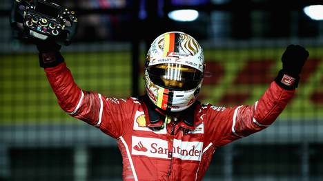 Sebastian Vettel jubelt über die 49. Pole-Position seiner Karriere