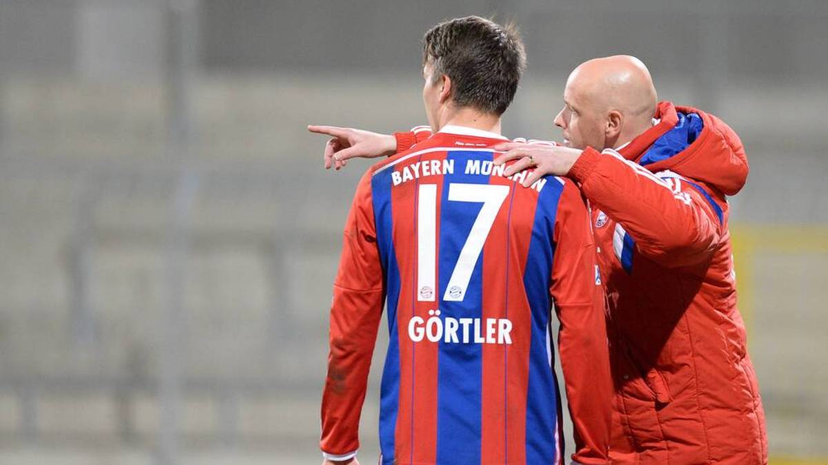 Lukas Görtler zu seiner Zeit bei Bayern München mit Trainer Erik ten Hag