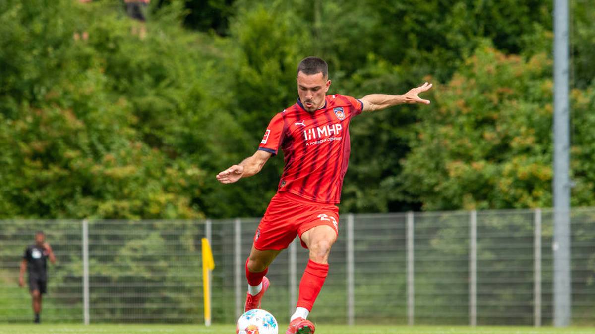 Arijon Ibrahimovic (19, 1. FC Heidenheim): Angreifer Ibrahimovic ist vom FC Bayern nach Heidenheim ausgeliehen und soll dort den nächsten Schritt in seiner Karriere machen. Trainer Frank Schmidt baut auf den Offensivspieler, wodurch sich der 19-Jährige beim FCH entwickeln kann.
