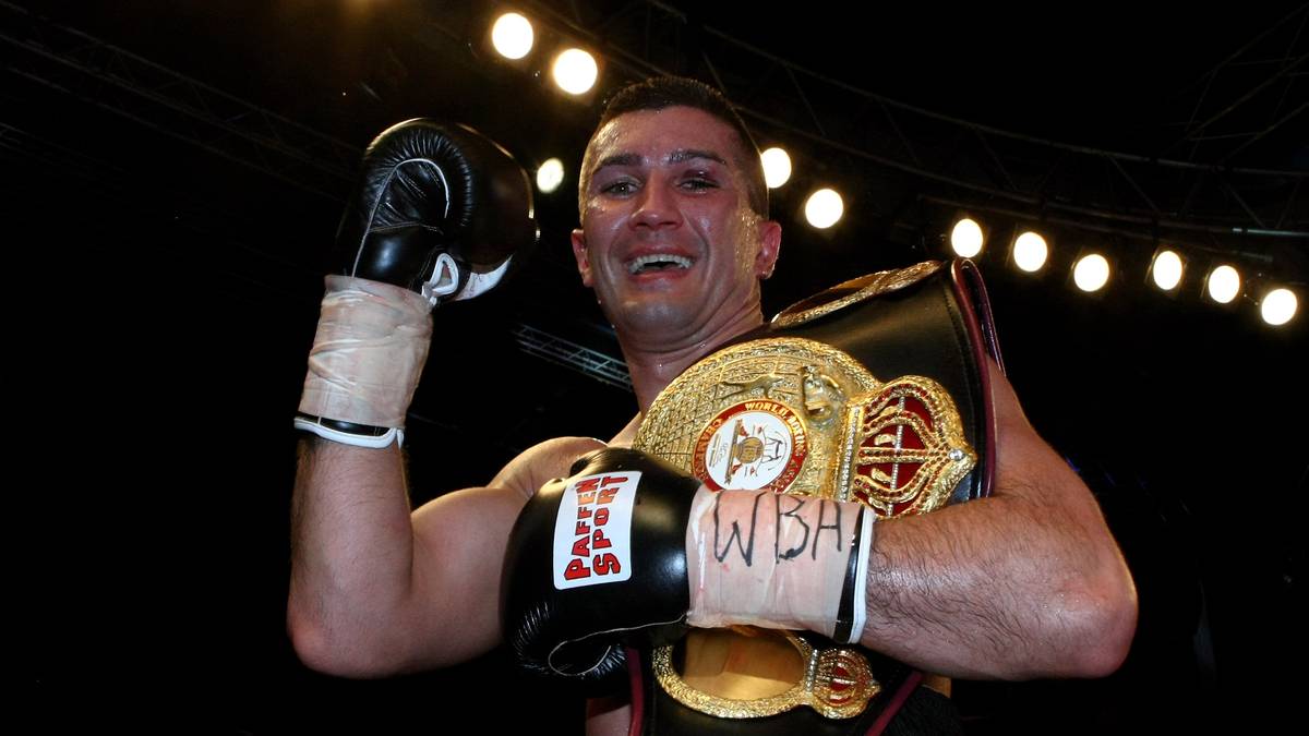 Lediglich ein Jahr später schnappt sich der gebürtige Kasache durch Technischen K.o. gegen Stjepan Bozic den vakanten Gürtel