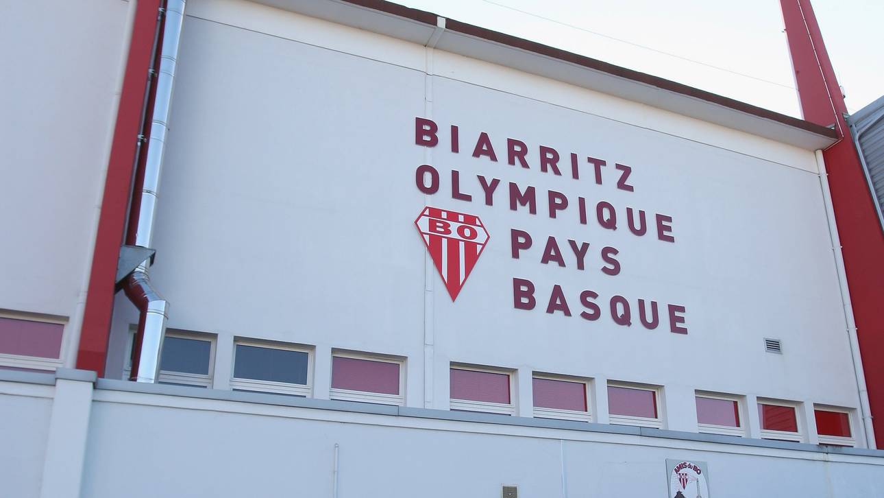 Frankreich trainiert in Rugby-Stadion