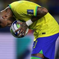 Neymar hat Pele hinter sich gelassen und ist mit seinen Länderspiel-Treffern 78 und 79 zum alleinigen Rekordtorschützen Brasiliens aufgestiegen.