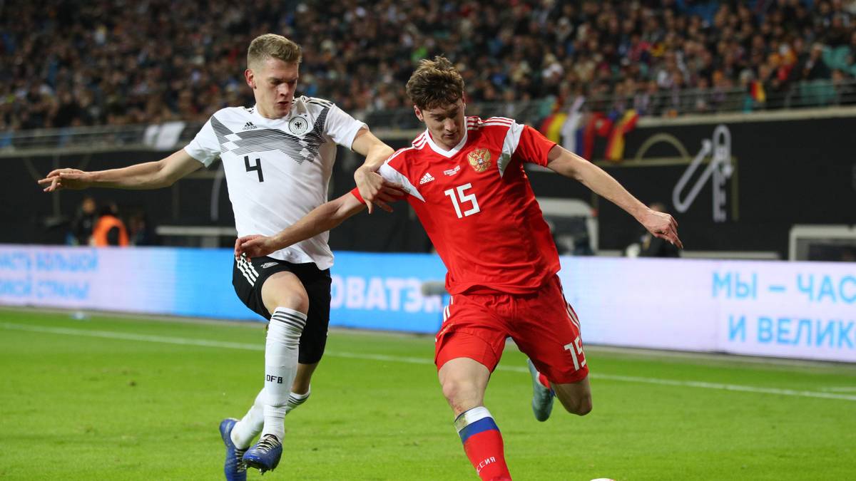 MATTHIAS GINTER: Der Gladbacher spielte erneut von Anfang an und verlieh der Defensive weitestgehend Stabilität, wurde aber auch nicht groß gefordert. Ab und an fehlte ihm die Passschärfe. Solide in der zweiten Halbzeit. SPORT1-Note: 3