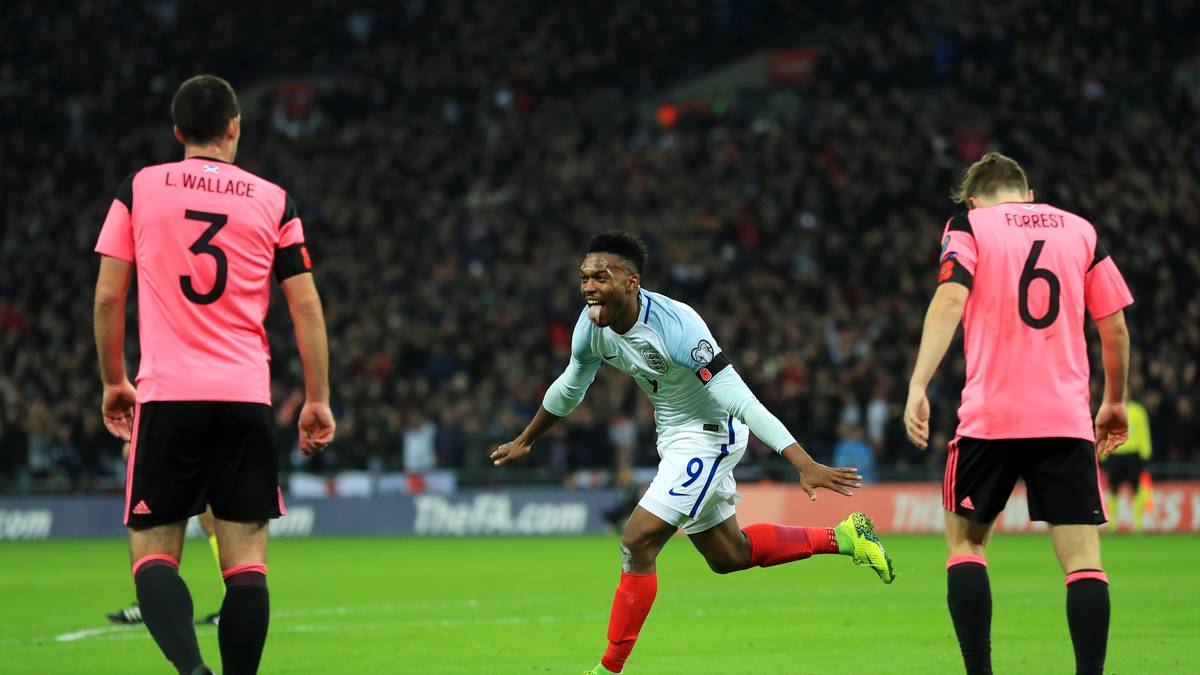 Man mag die ungewohnte Trikotwahl bewerten, wie man will: Glück bringt sie keineswegs. Schottland gerät früh in Rückstand, Liverpool-Stürmer Daniel Sturridge lässt England früh jubeln...