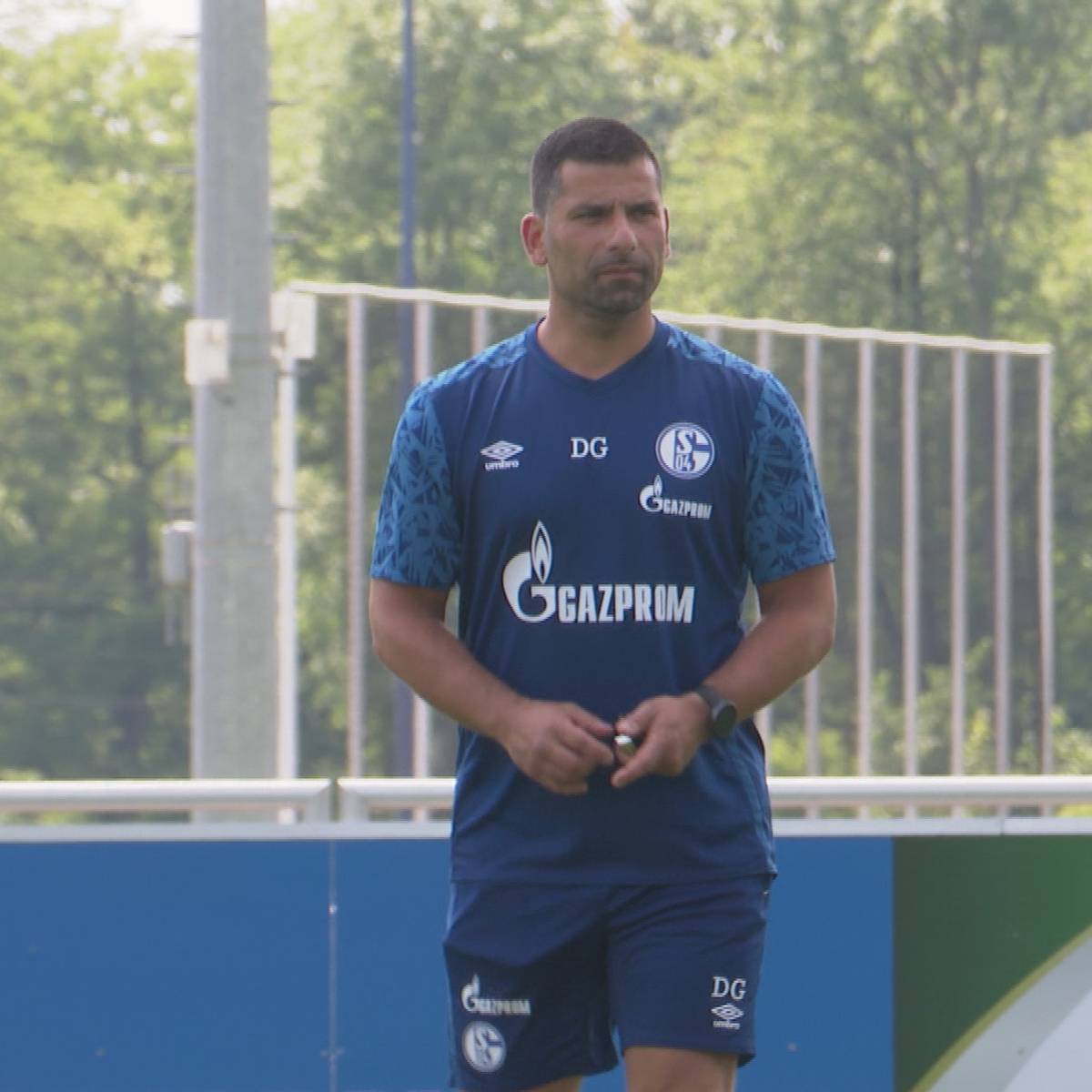Geldregen! Grammozis-Vertrag verlängert sich nach Schalke-Aufstieg