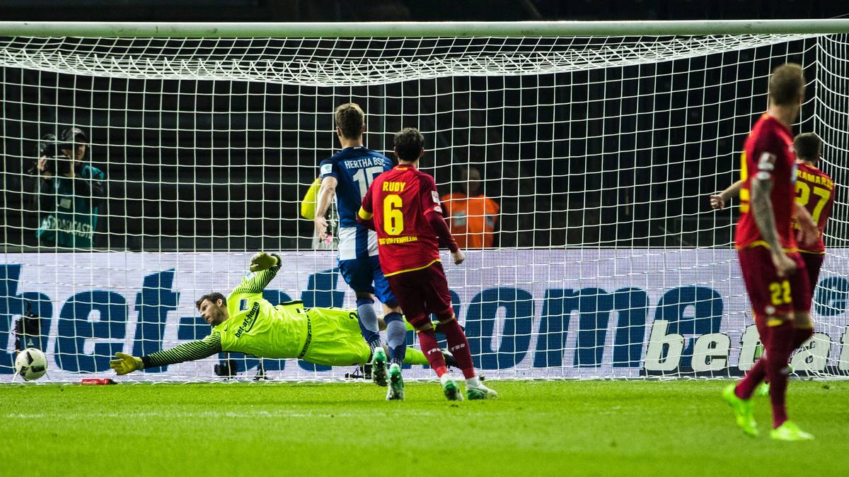 Der Jubel verstummt allerdings nur sieben Minuten später. Nach einem Handspiel von Maximilian Mittelstädt gibt es Elfmeter für Hoffenheim. Andrej Kramaric verwandelt flach zum Ausgleich