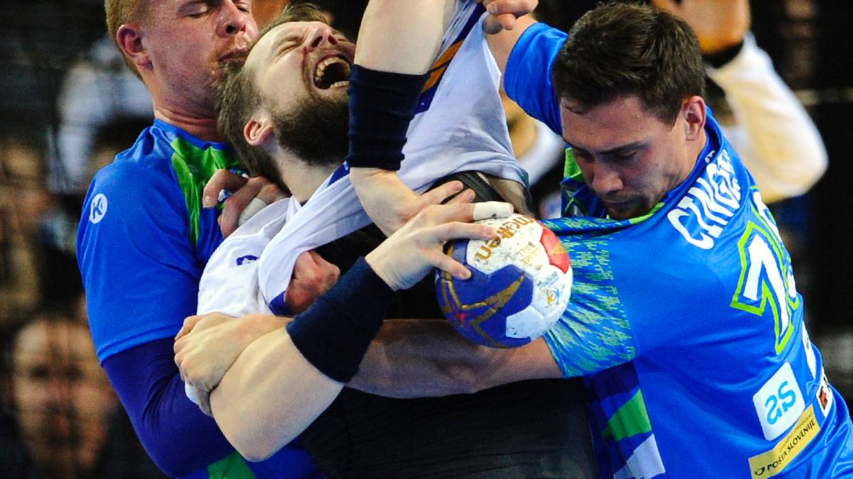 Der große Kampfgeist der Isländer nützt am Ende nichts: Die Slowenen gewinnen denkbar knapp mit 25:26 und bleiben damit Tabellenführer in der Gruppe B