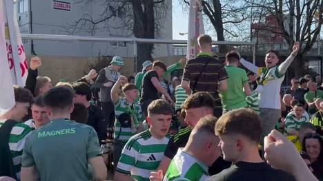 Trotz 1:4-Niederlage im Hinspiel sind einige Celtic-Fans nach Stuttgart gereist und stimmen sich dort in den Biergärten ein. Anschließend gibt es einen Fanmarsch zum Stadion.