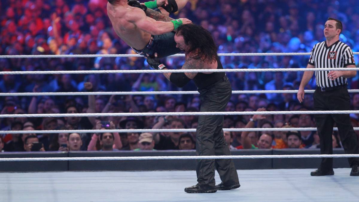 Ebenso den Chokeslam. Nach wenigen Minuten ist Cena abgefertigt, ohne eine Offensivaktion gezeigt zu haben