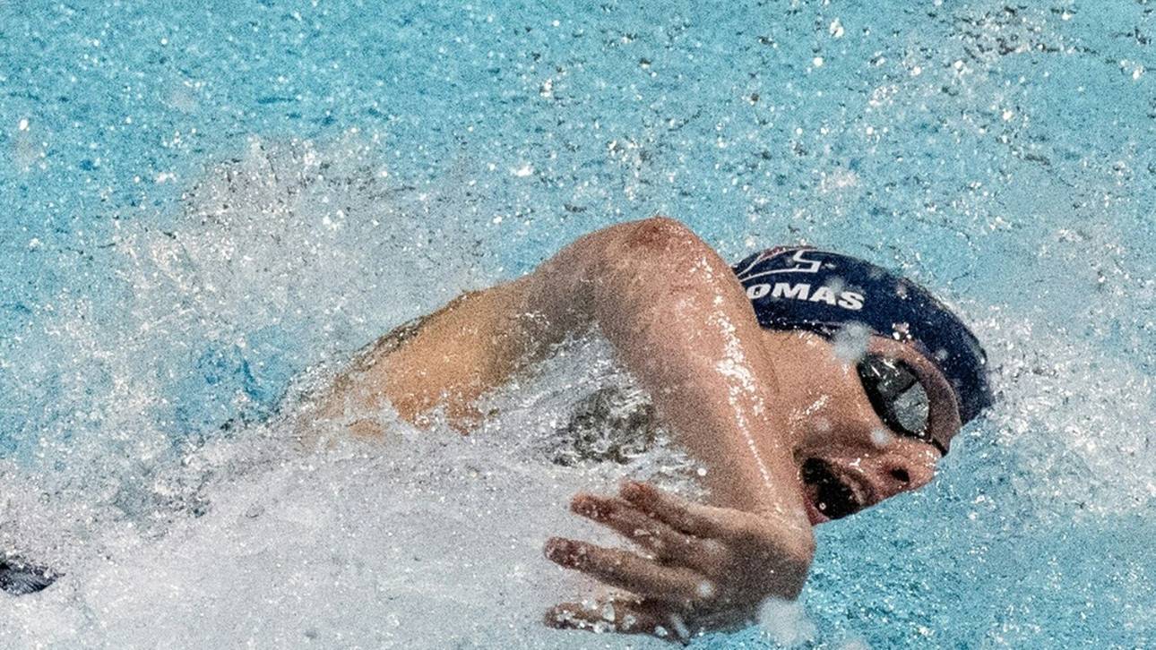 Transgender-Schwimmerin historisch