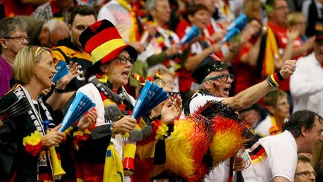 Deutsche Fans im Spiel gegen Dänemark