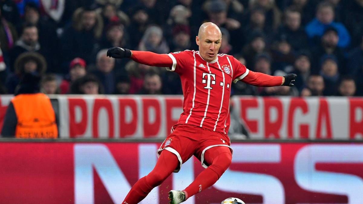 ARJEN ROBBEN: Der Routinier musste zunächst auf die Bank und ersetzte nach 44 Minuten den angeschlagenen Robben. Engagiert, doch der letzte Zug zum Tor fehlte. SPORT1-Note: 3