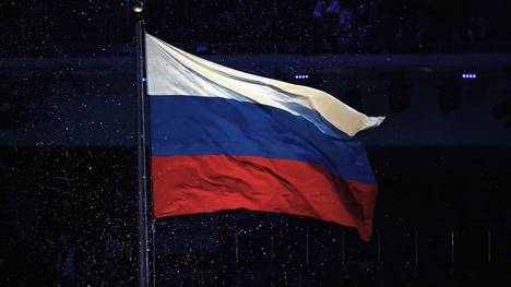 Die russische Flagge im Regen