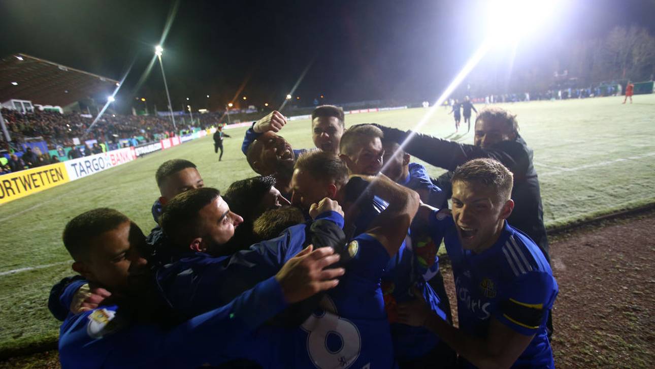 Saarbrücken siegt im Elfer-Krimi