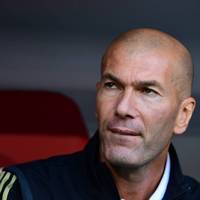 Der neue Bayern-Boss Max Eberl muss unter anderem einen neuen Trainer suchen. Zinédine Zidane wäre ein prominenter Kandidat - aber eine Aussage des FCB-Sportvorstands zeigt ein Problem.