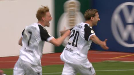 Der DFB-Pokal hat seine erste echte Sensation. Der Viertligist Jeddeloh II landet einen kaum für möglich gehaltenen Sieg und Bundesliga-Absteiger Heidenheim gerät dabei völlig unter die Räder.