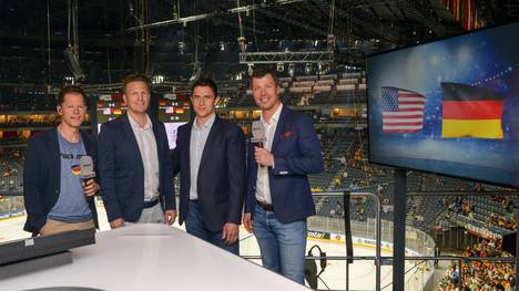 Das Eishockey-Teams von SPORT1: Moderator Sascha Bandermann, Kommentator Basti Schwele, Experte Marcel Goc und Experte Rick Goldmann.