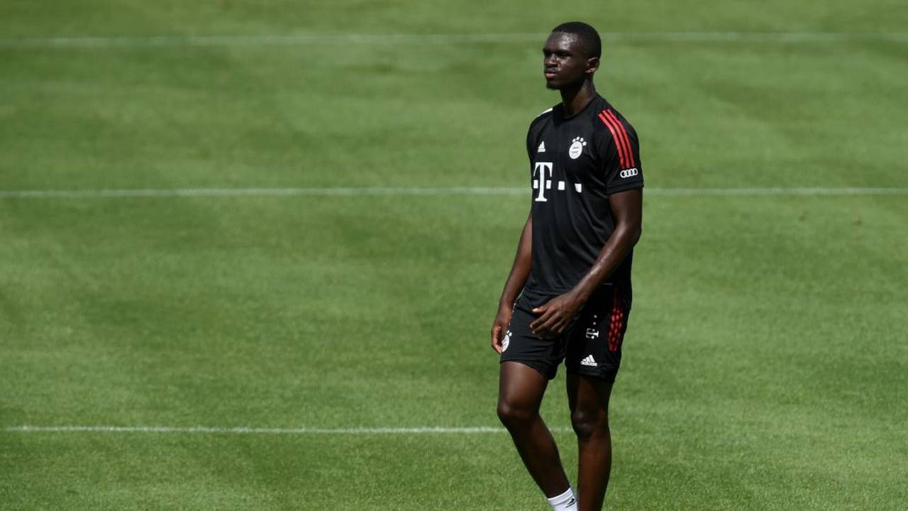 FC Bayern München: Verletzungsschock bei Neuzugang Tanguy Nianzou