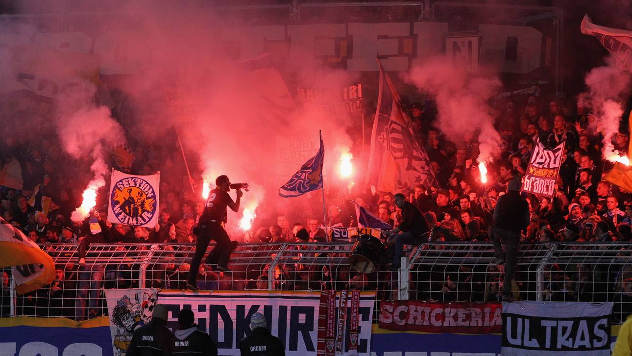 Jena für Pyro-Vorfälle bestraft