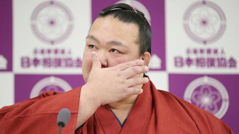 Japans Sumo-Held Kisenosato tritt unter Tränen zurück