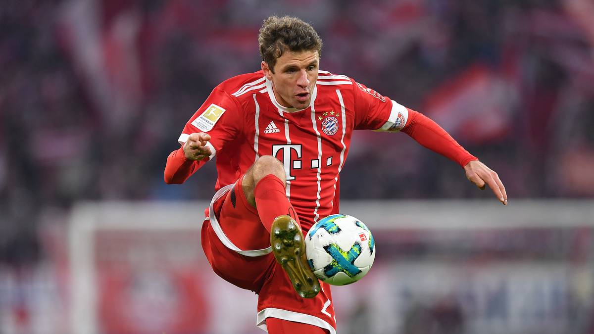 THOMAS MÜLLER: Wenn das nicht Instinktfußballer Thomas Müller ist! Er improvisiert auf dem Feld, stolpert den Ball ins Tor, trifft mit Knie, Schulter und anderen Körperteilen und zeigt, dass die unkonventionellsten Bewegungen möglich und erfolgversprechend sind. Und natürlich: einer von den Guten