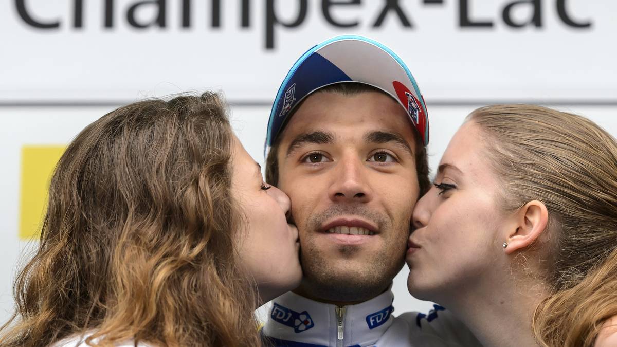 Insbesondere mit Thibaut Pinot ist zu rechnen. Der Gesamt-Dritte des Vorjahres zeigt sich in ordentlicher Form und hat seine größte Angst abgelegt: Die Abfahrt. Dank einer Schneerallye 2014 verbesserte er sich prompt. Allerdings fehlt ihm manchmal die Ruhe in entscheidenden Situationen