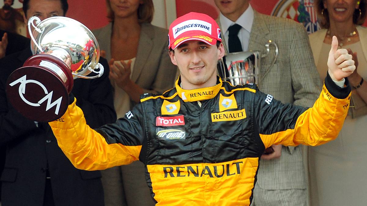 Formel 1: Renault f1's Polish driver Robert Kubica In der Saison 2010 feierte Robert Kubica einige Achtungserfolge mit Renault. Unter an derem wurde er beim Monaco-GP Dritter