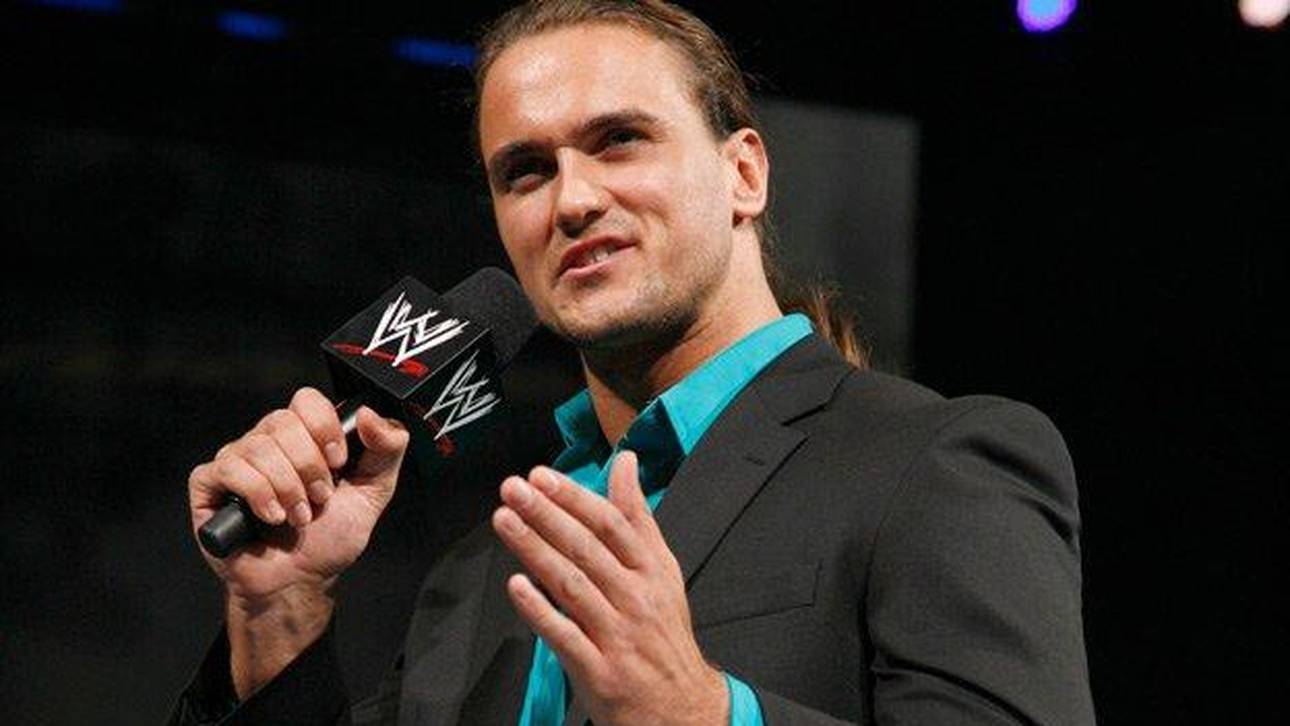 Drew McIntyre bei WWE 2009 als Chosen One von Vince McMahon