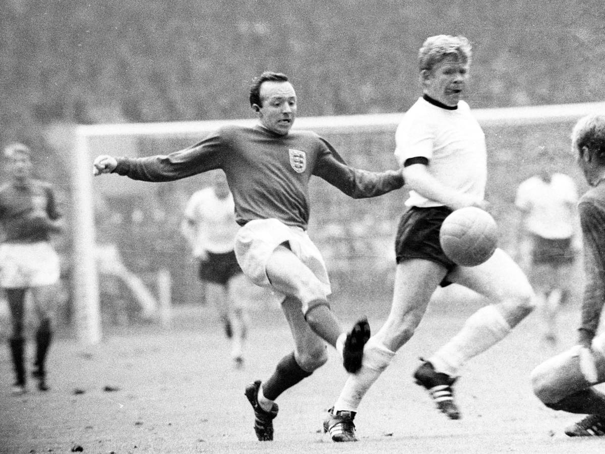 Deutschland Gegen England 1966 / Deutsche Wm Klassiker Im Ticker Das Finale 1966 In Wembley Die Zweite Halbzeit Focus Online : „weil es deutschland ist, packt uns die angst, dass sich geschichte wiederholt, schrieb das boulevardblatt „the sun.