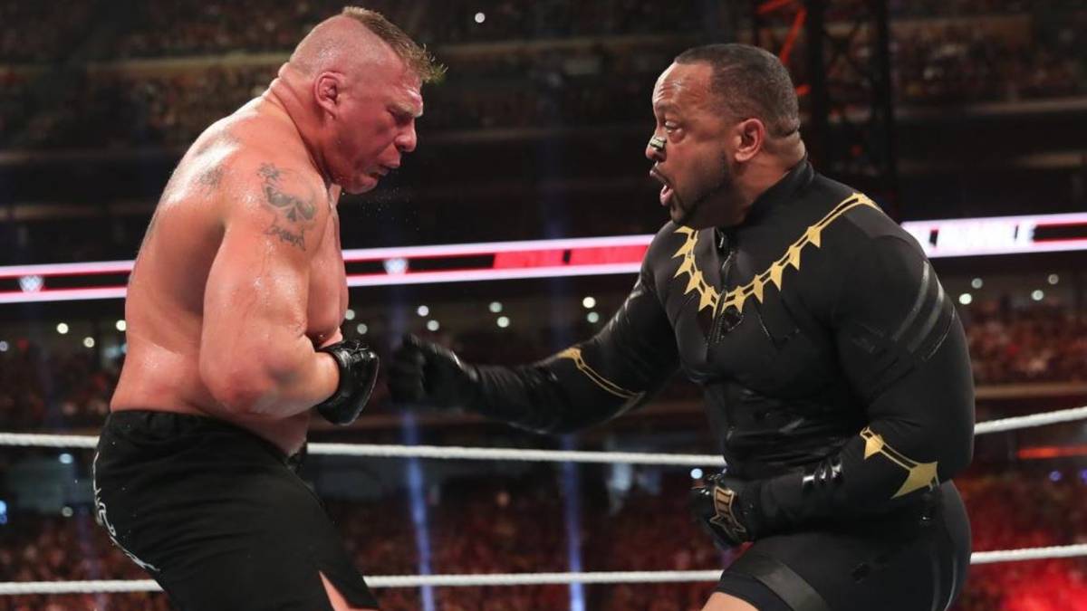 Im Gegensatz zum Frauen-Rumble sind Überraschungsauftritte bei den Männern rar gesät. Nur Montel Vontavious Porter (MVP) gibt zehn Jahre nach seinem letzten WWE-Match ein Kurz-Comeback. Am Ende kommt dann noch ein gewisser "Rated-R Superstar" hinzu - aber dazu später mehr...